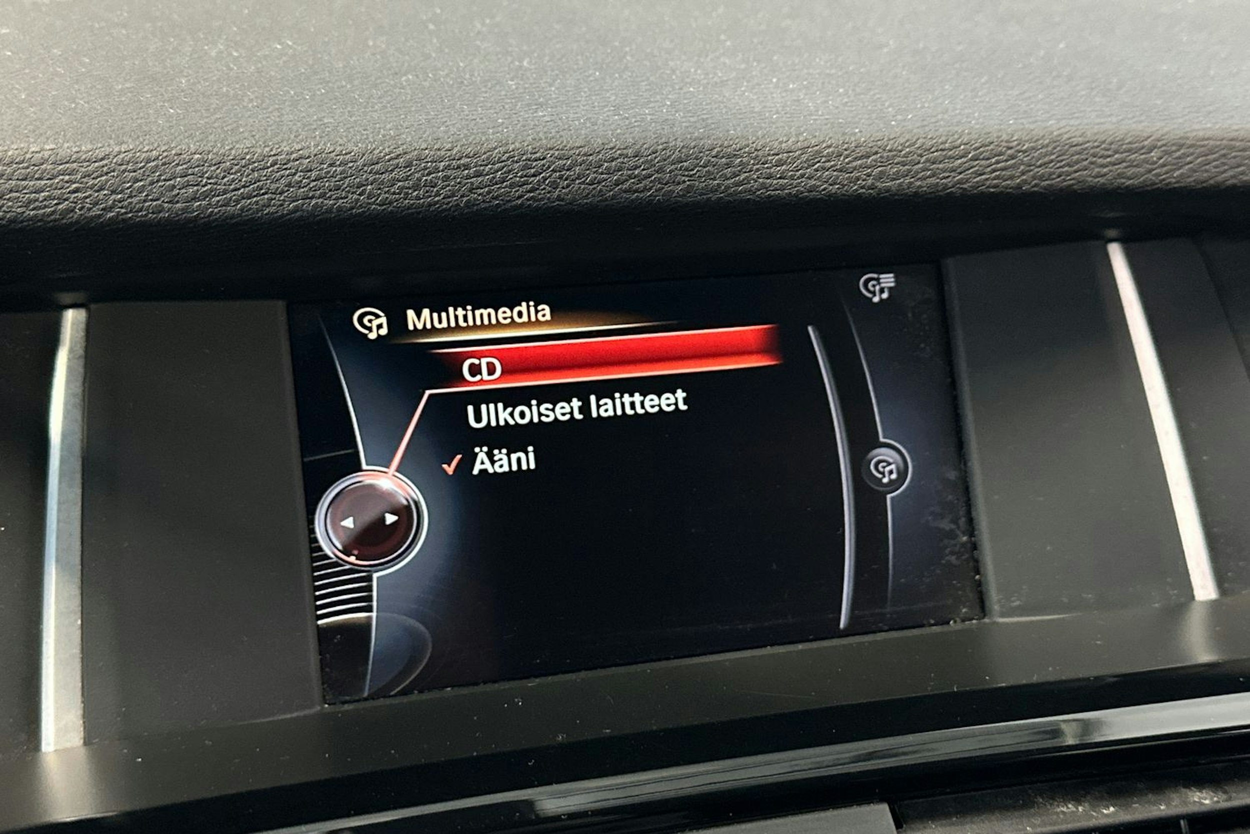 valkoinen BMW X3 2016 kuva 24.