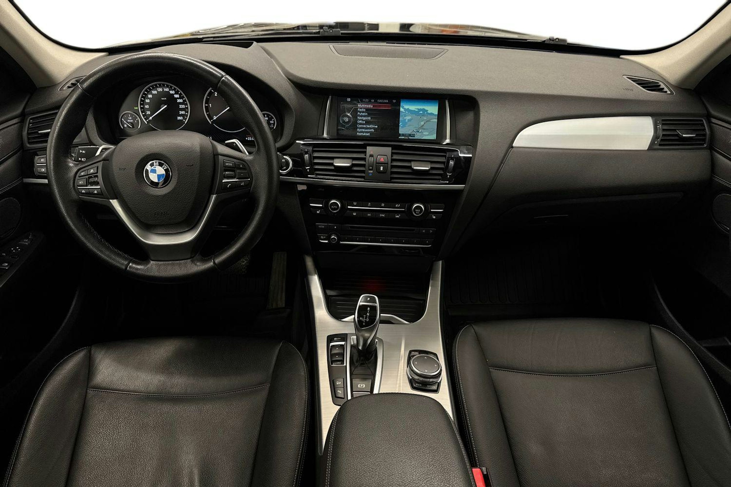 Musta BMW X3 2016 kuva 9.
