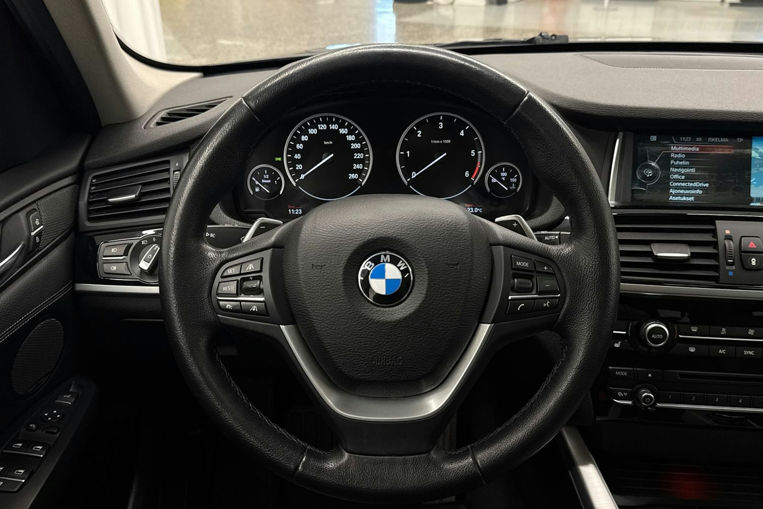 Musta BMW X3 2016 kuva 14.