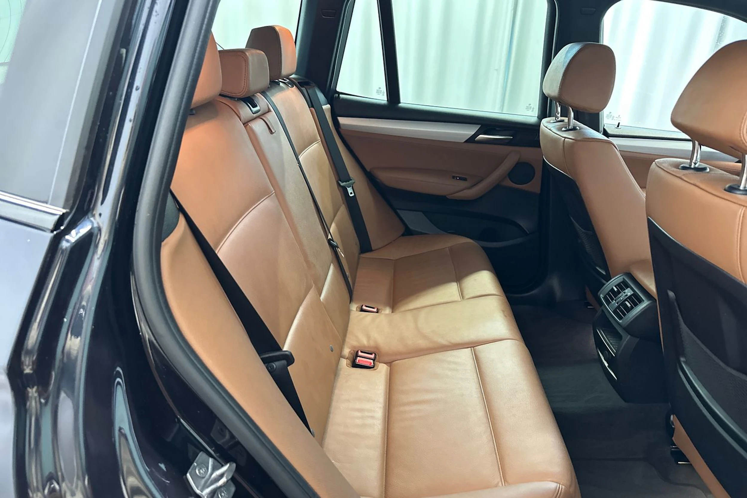 sininen BMW X3 2016 kuva 11.