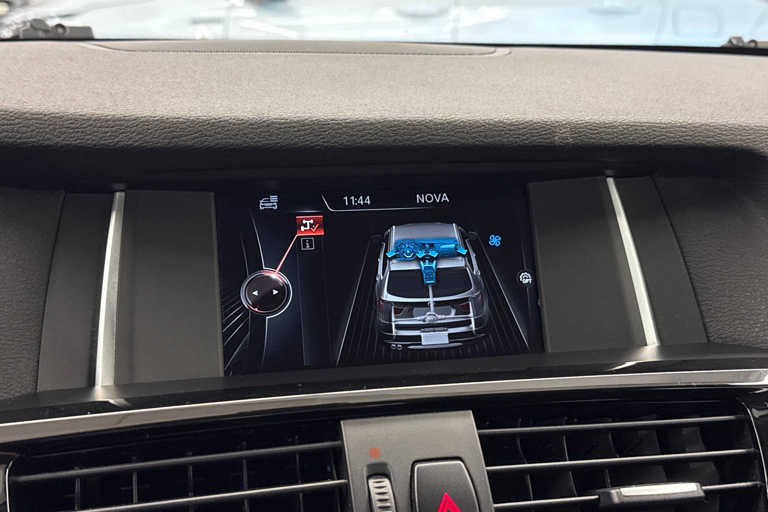 valkoinen BMW X3 2016 kuva 21.