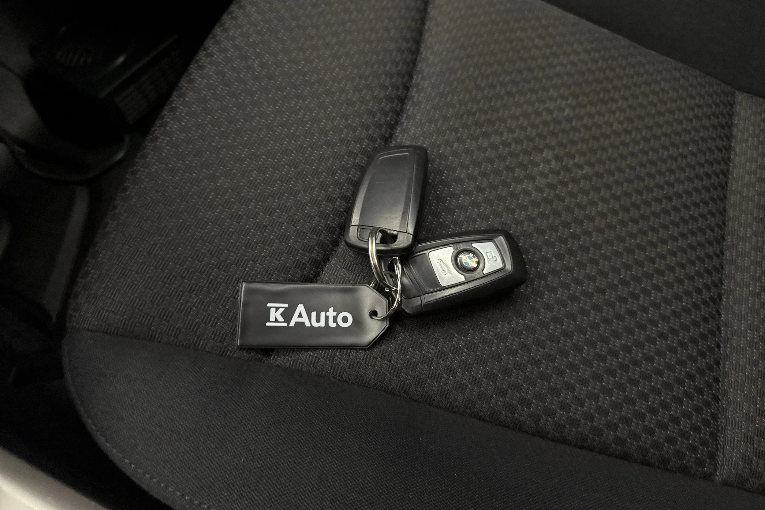 valkoinen BMW X3 2016 kuva 22.