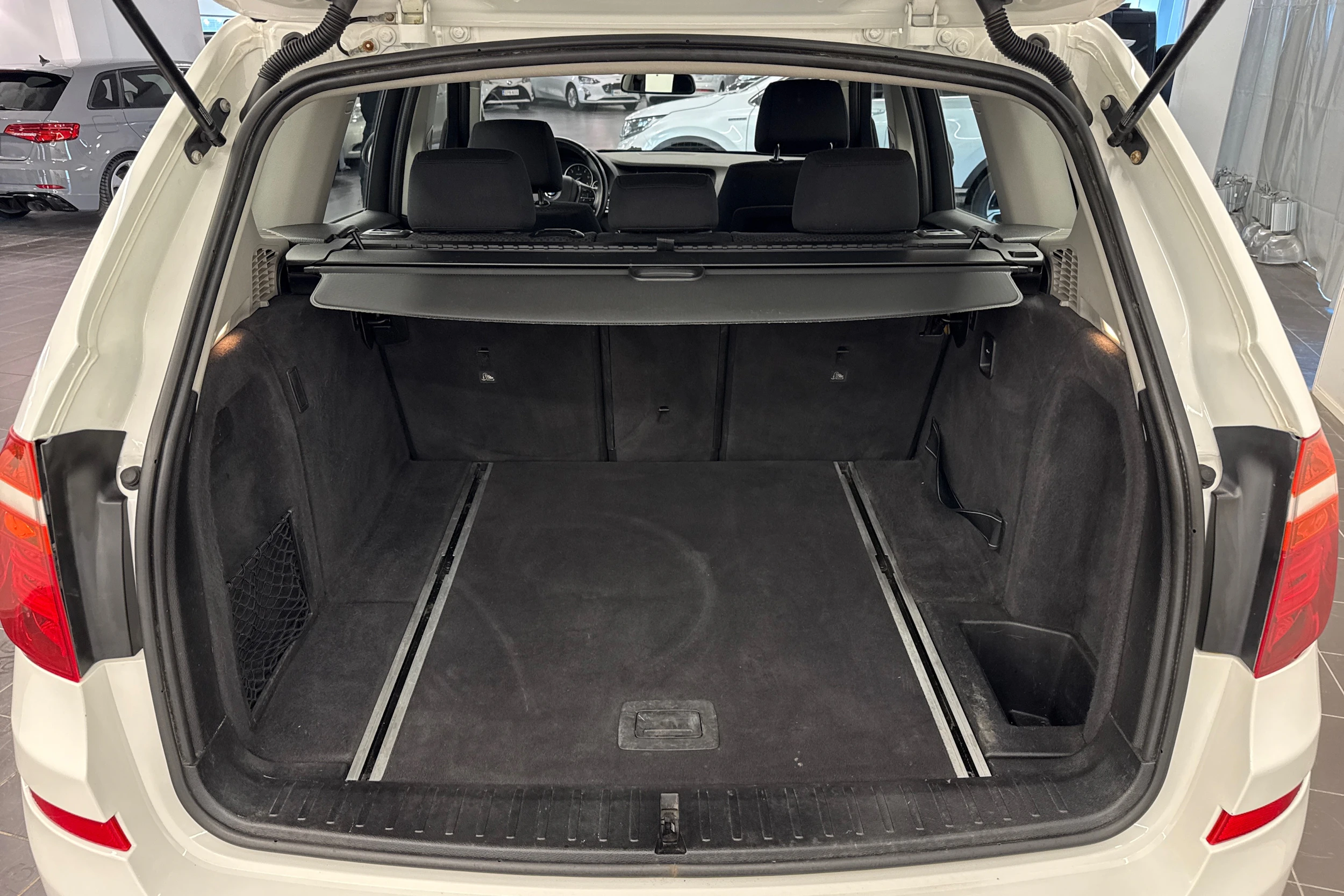 valkoinen BMW X3 2016 kuva 23.