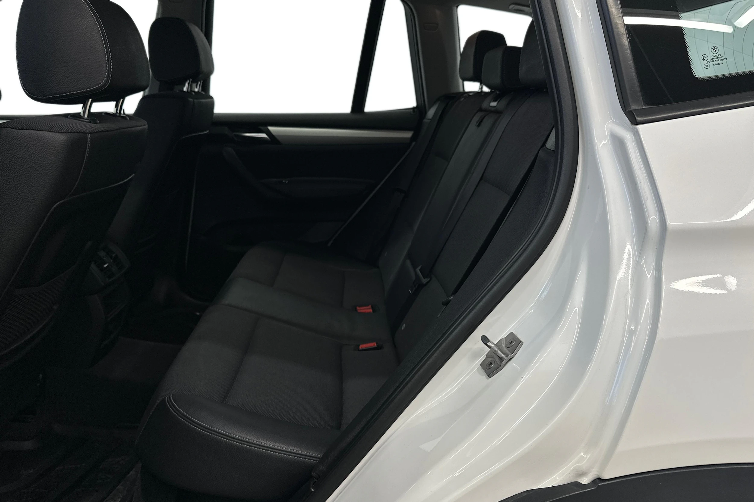 valkoinen BMW X3 2017 kuva 11.