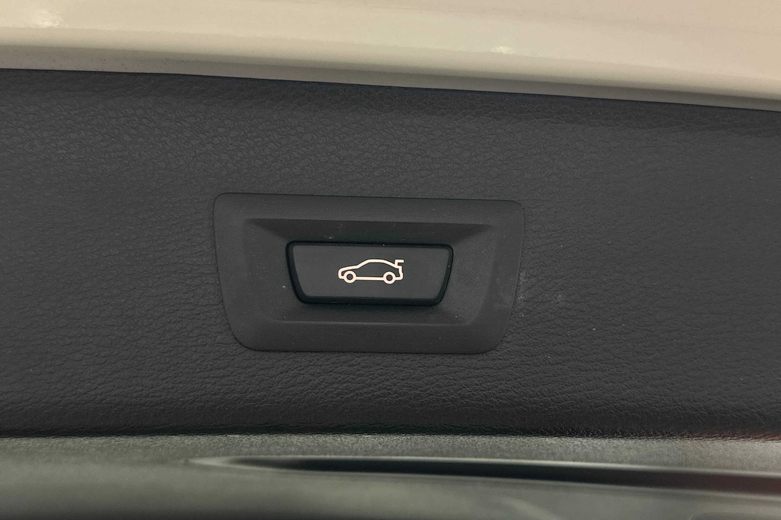 valkoinen BMW X3 2017 kuva 31.