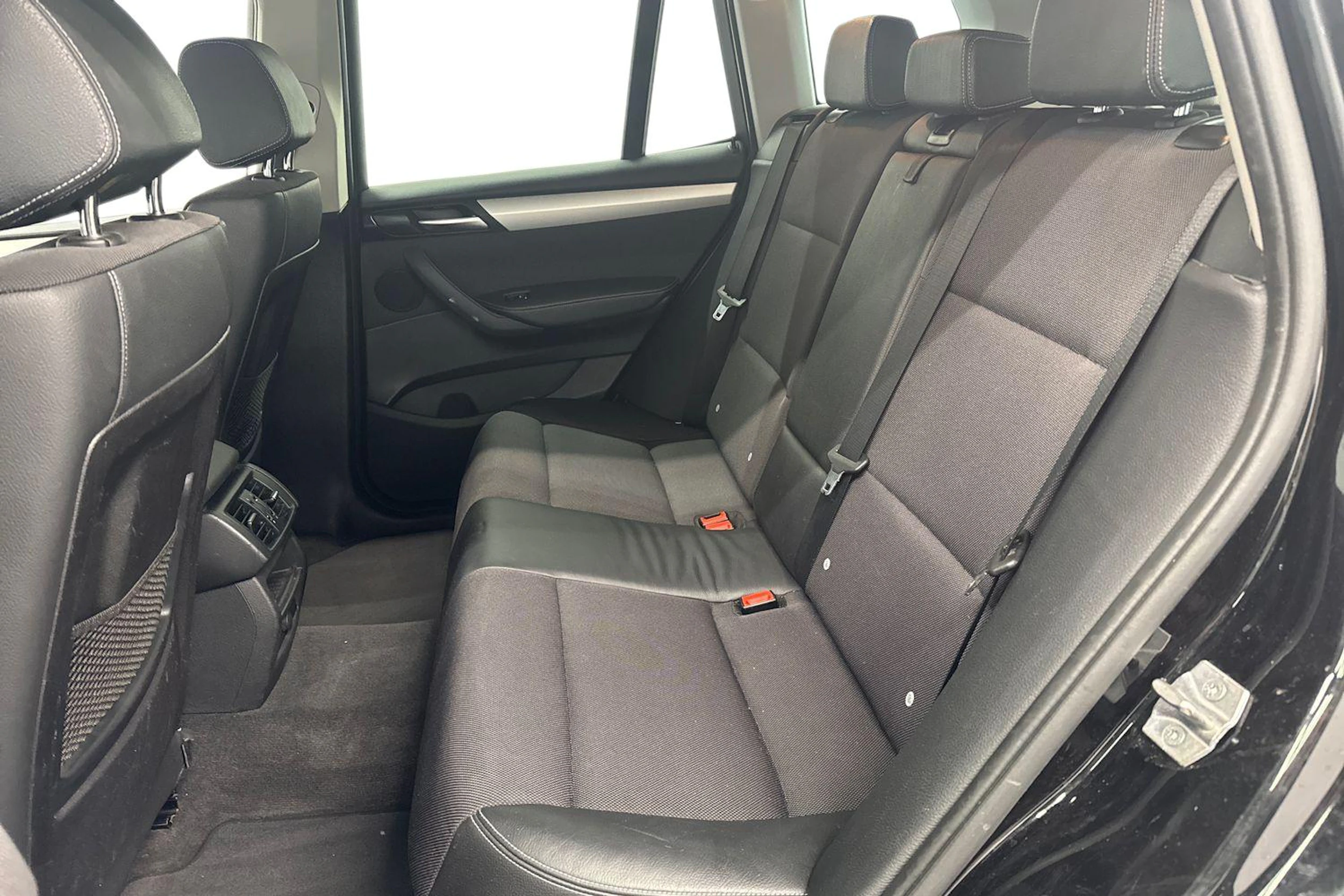 musta BMW X3 2017 kuva 11.