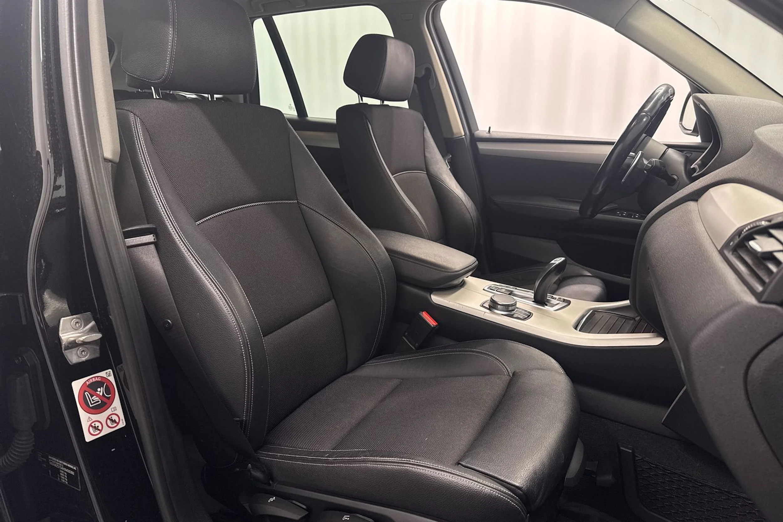 musta BMW X3 2017 kuva 15.