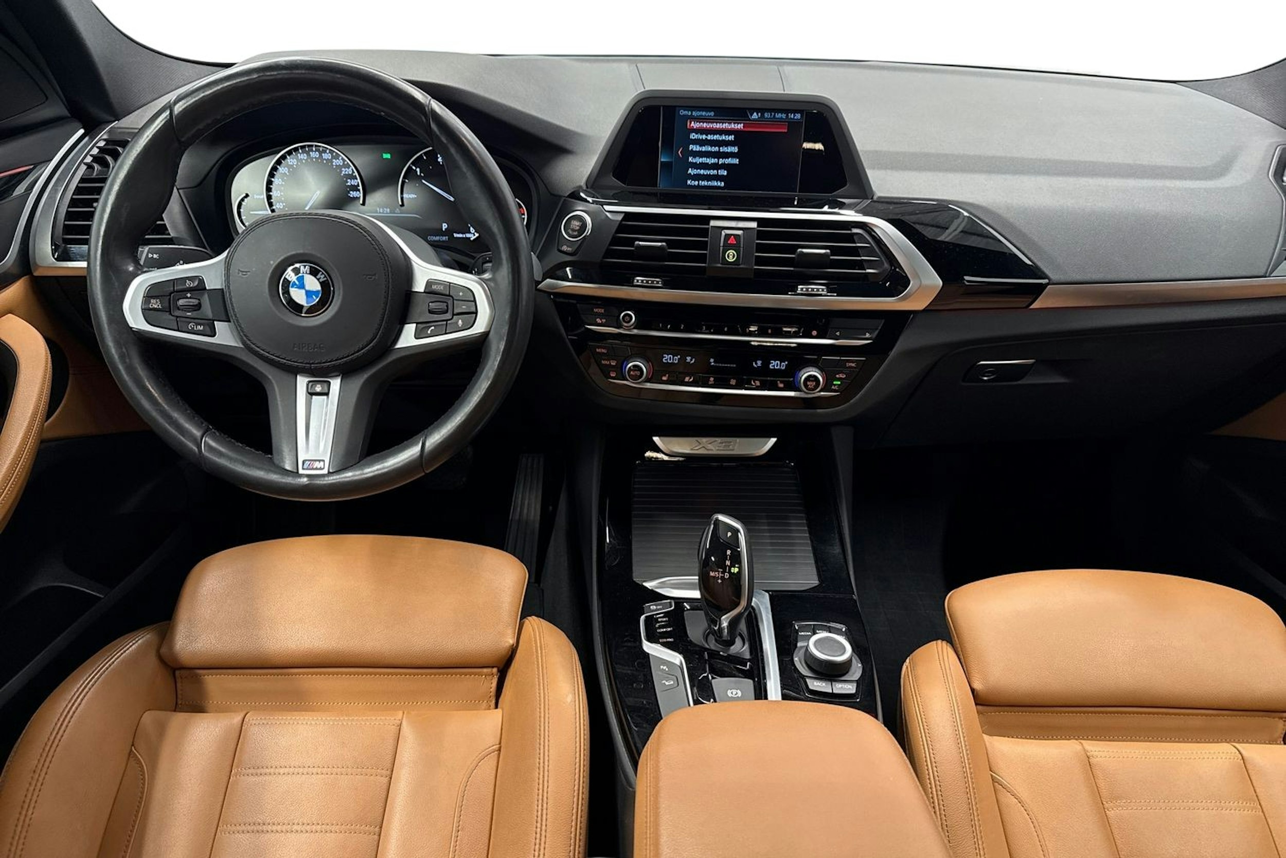 valkoinen BMW X3 2018 kuva 9.