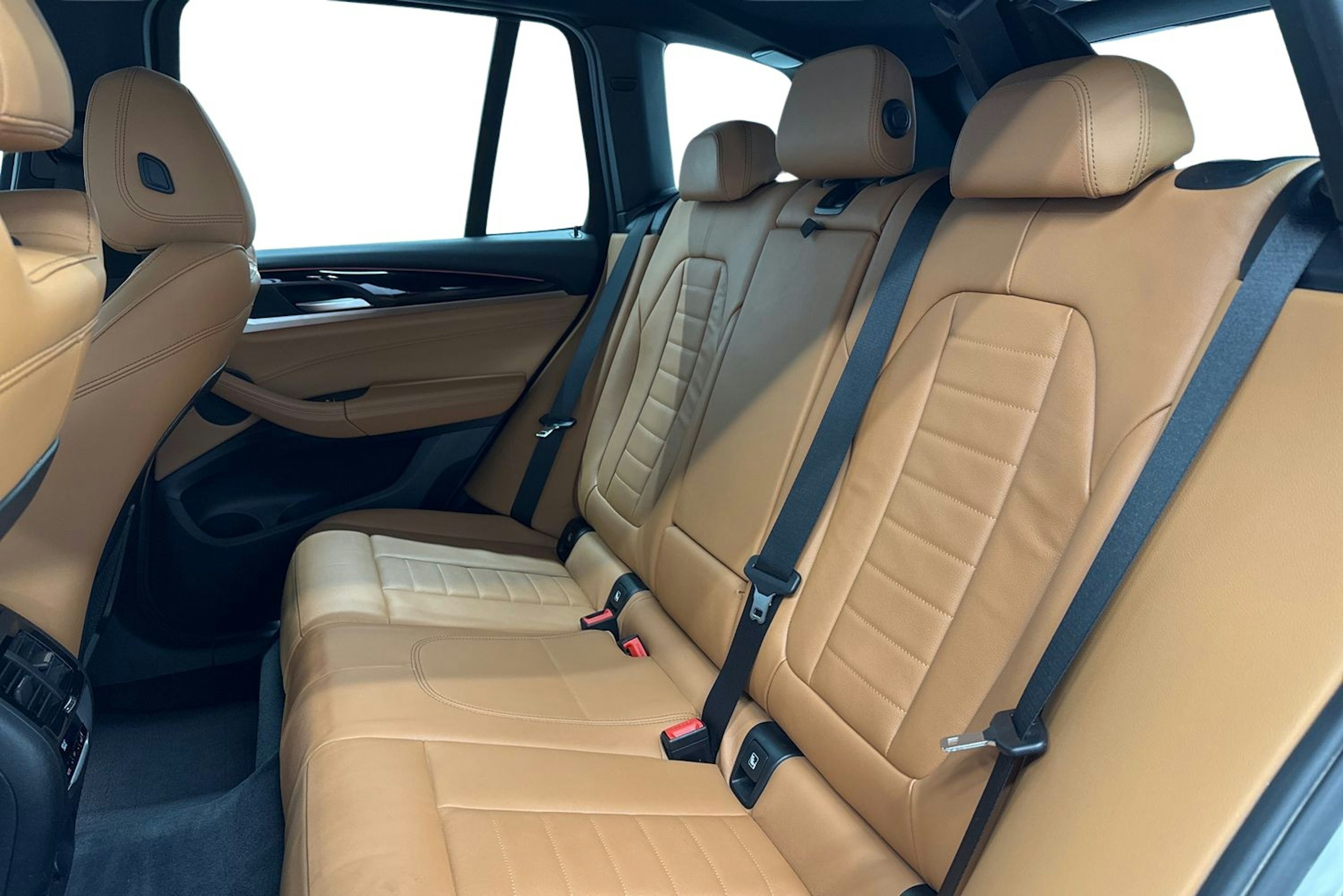 valkoinen BMW X3 2018 kuva 10.