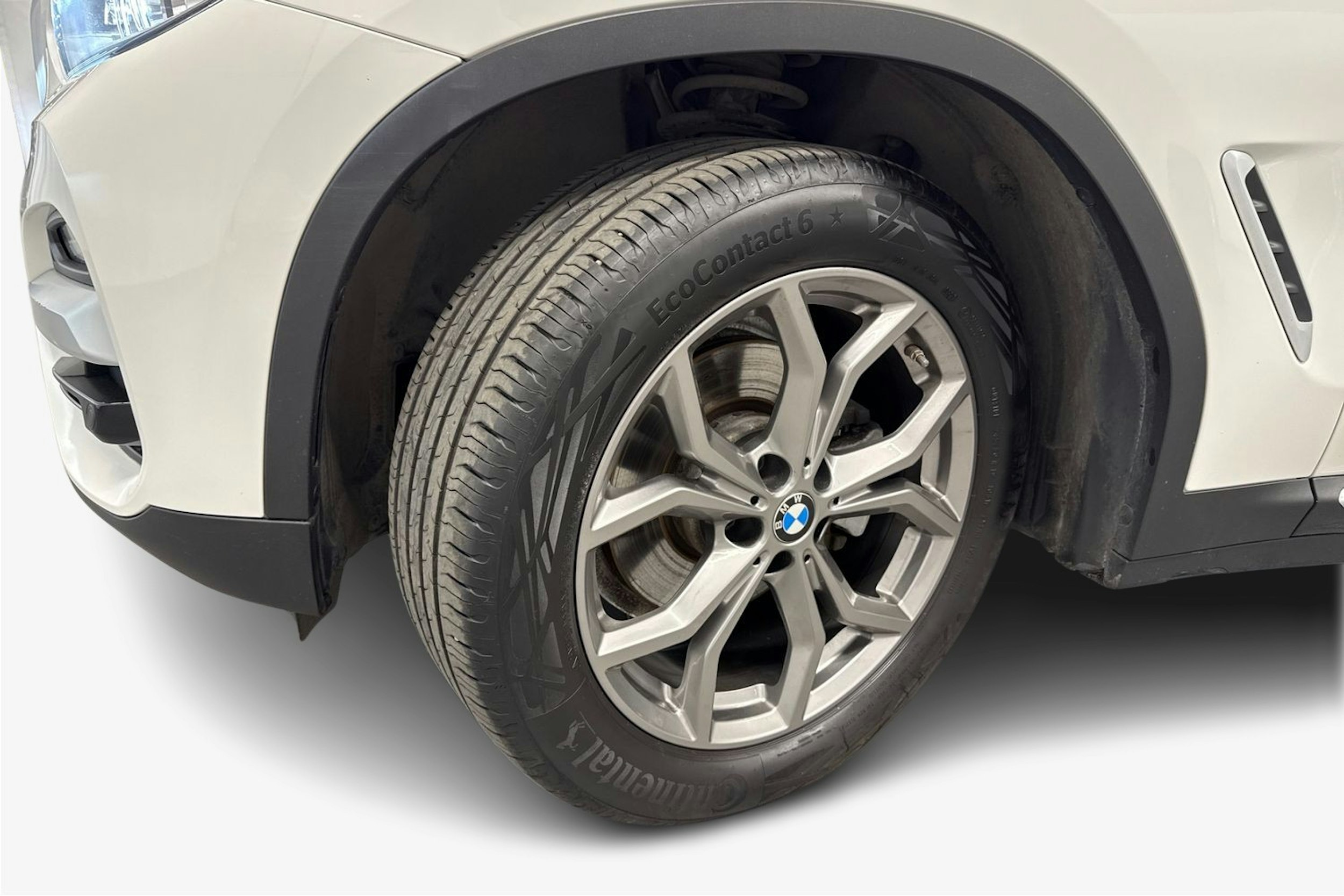 valkoinen BMW X3 2018 kuva 11.