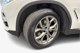 valkoinen BMW X3 2018 kuva 11.