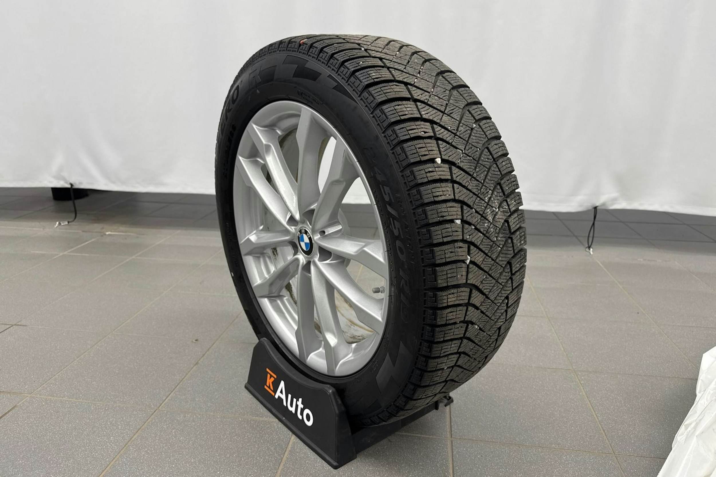 valkoinen BMW X3 2018 kuva 13.