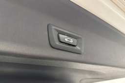 valkoinen BMW X3 2018 kuva 17.
