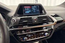 valkoinen BMW X3 2018 kuva 25.