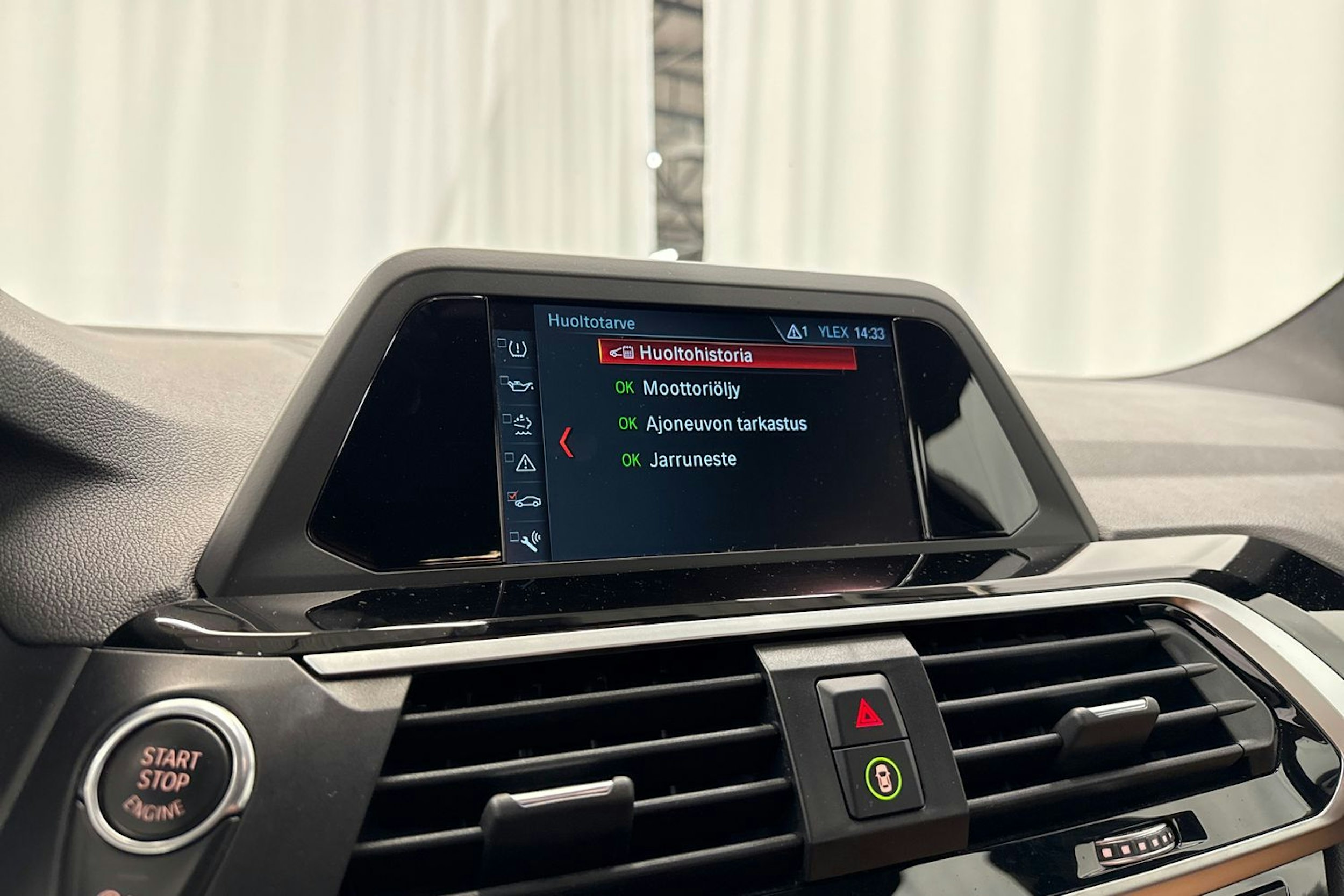 valkoinen BMW X3 2018 kuva 26.