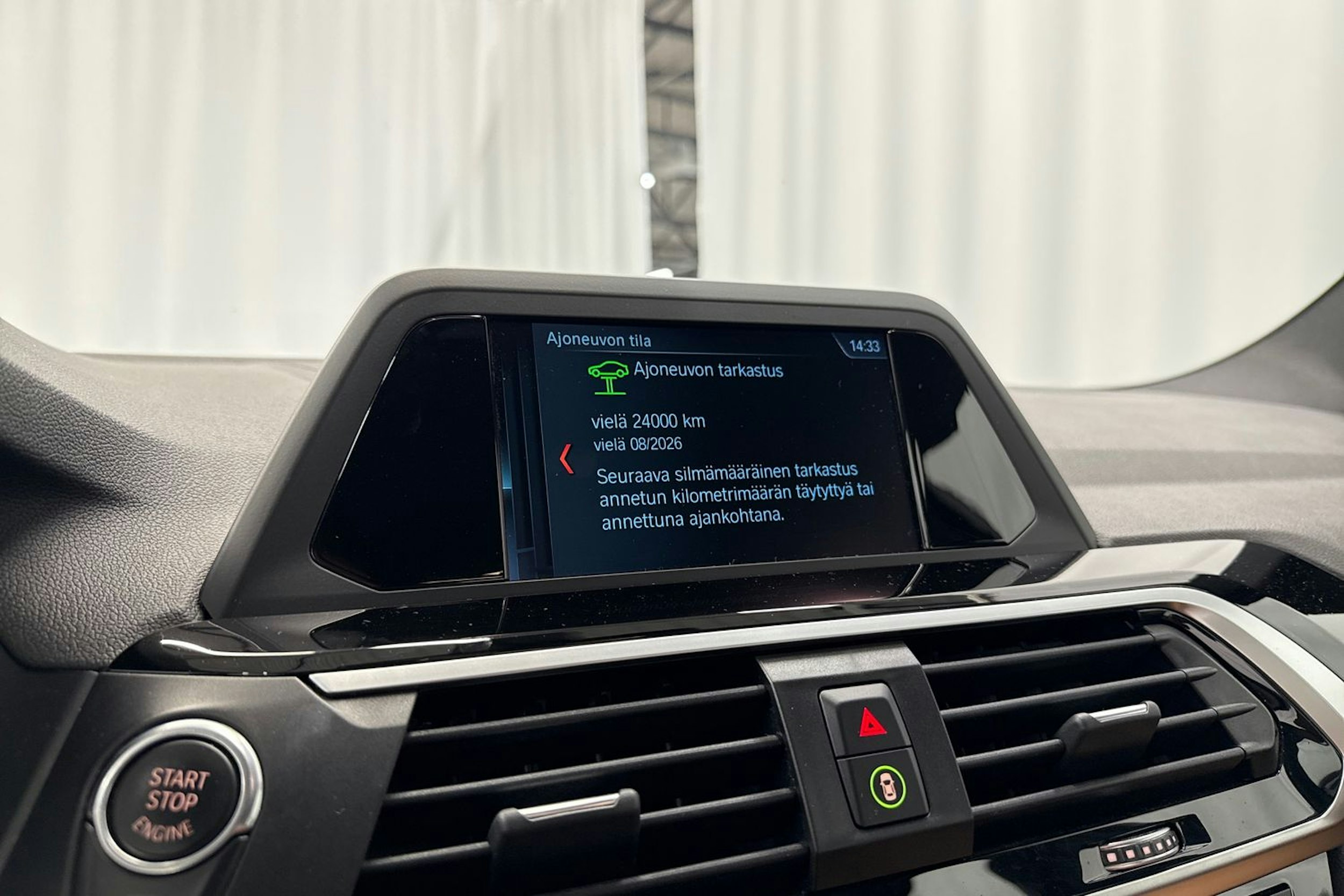 valkoinen BMW X3 2018 kuva 28.
