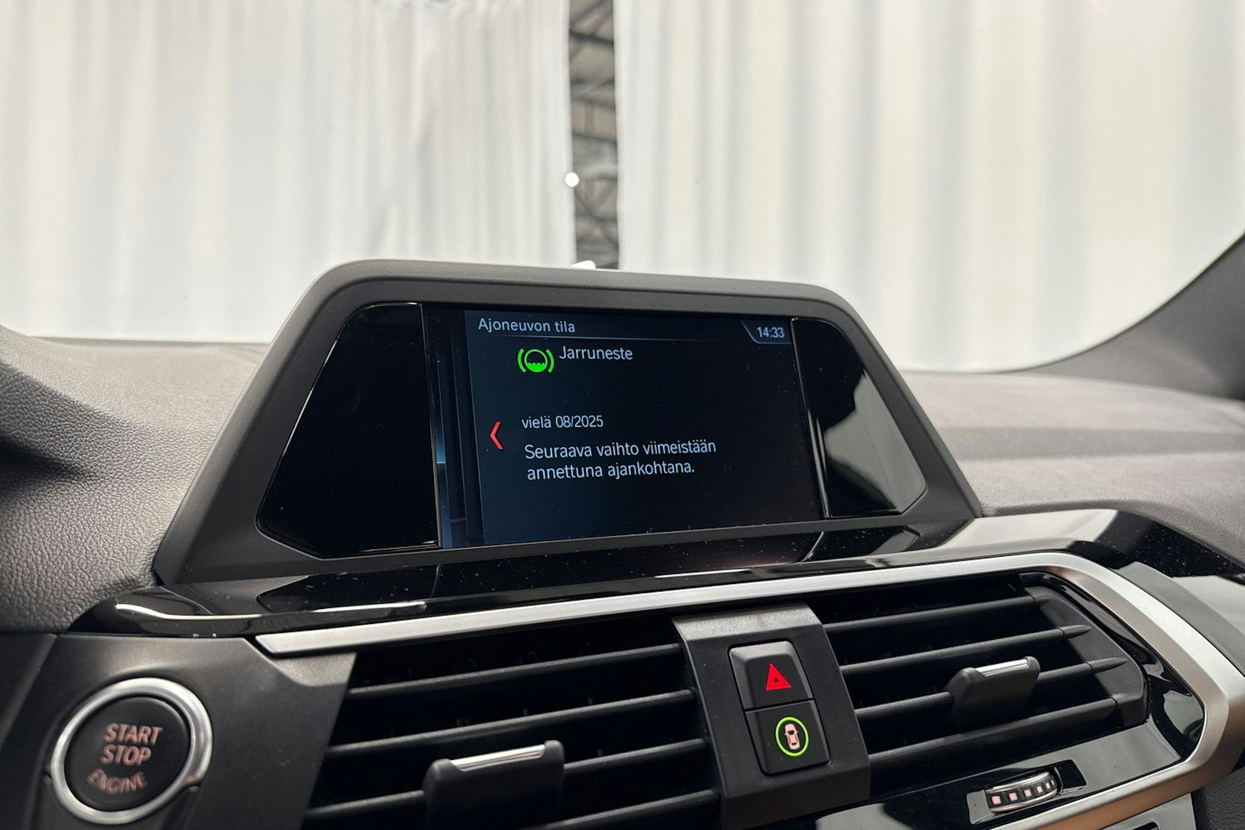 valkoinen BMW X3 2018 kuva 29.