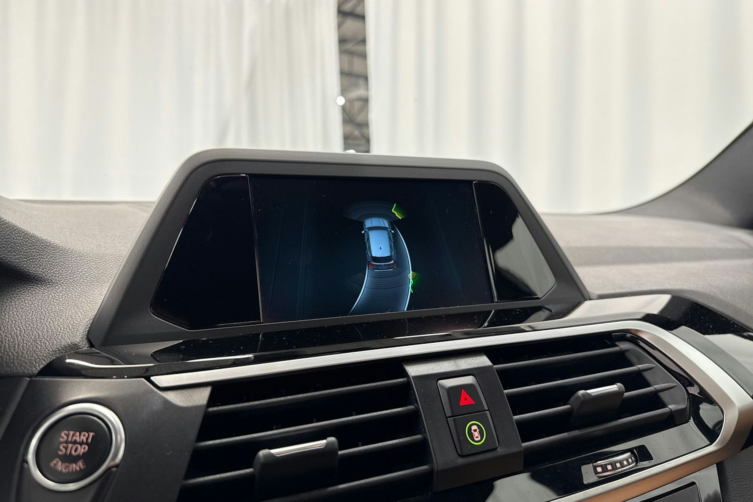 valkoinen BMW X3 2018 kuva 33.