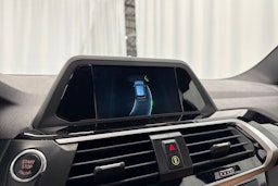 valkoinen BMW X3 2018 kuva 33.