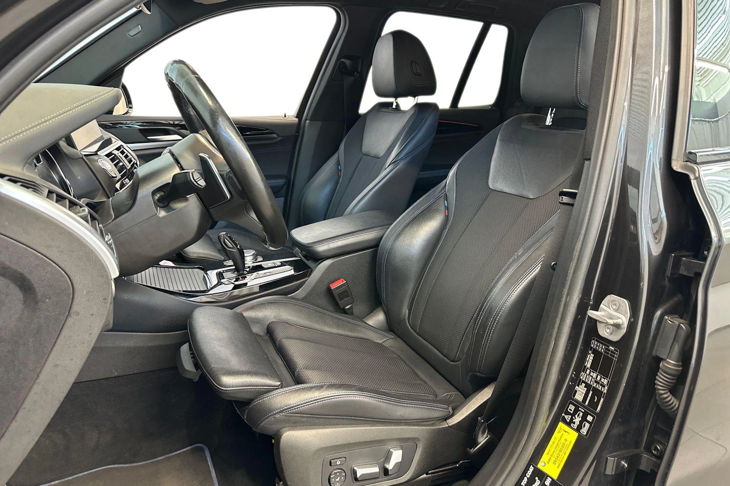 harmaa BMW X3 2018 kuva 7.