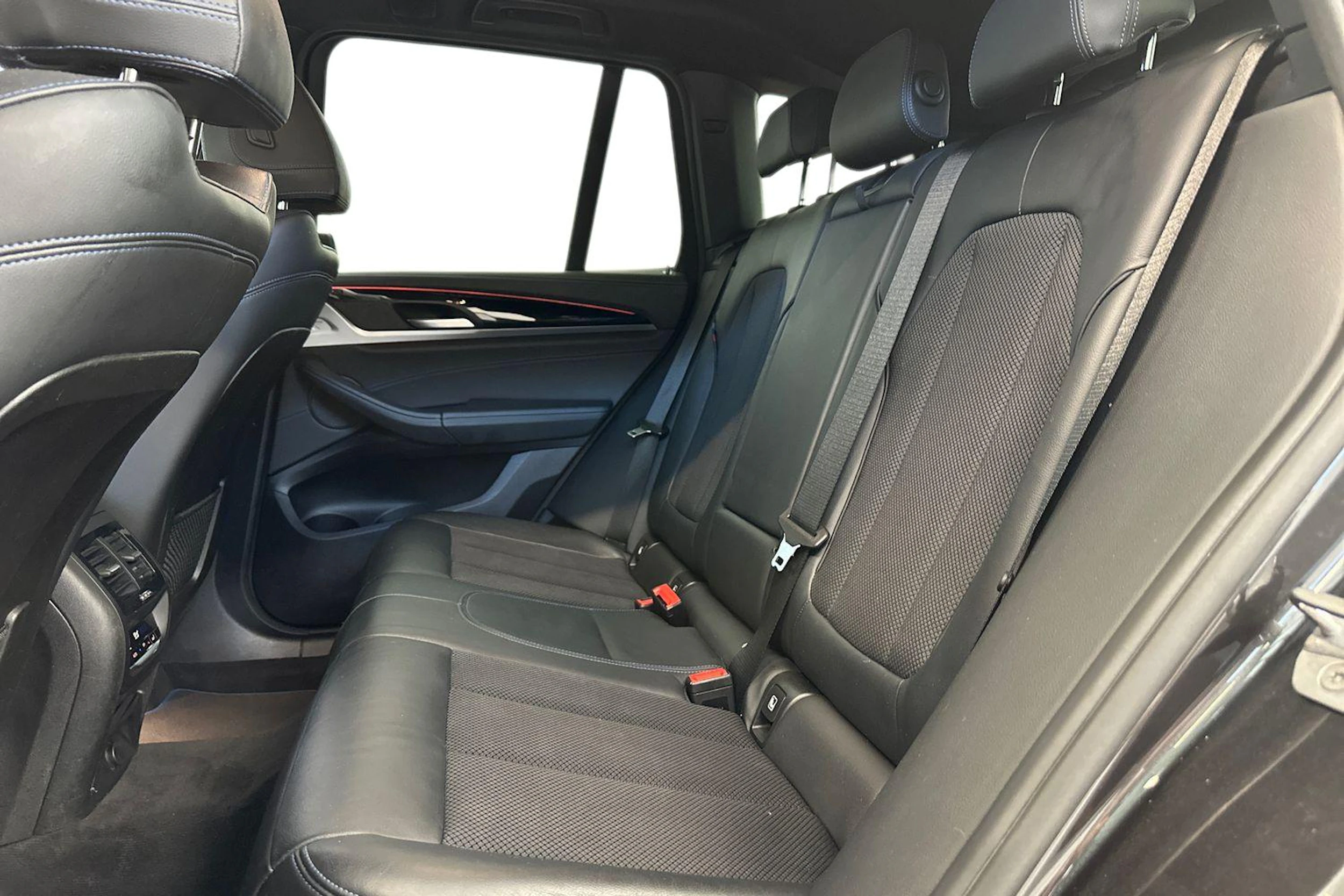 harmaa BMW X3 2018 kuva 8.