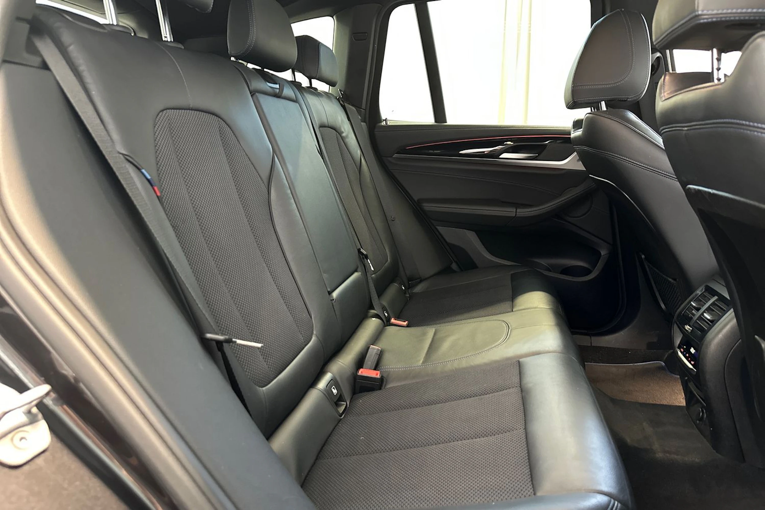 harmaa BMW X3 2018 kuva 10.