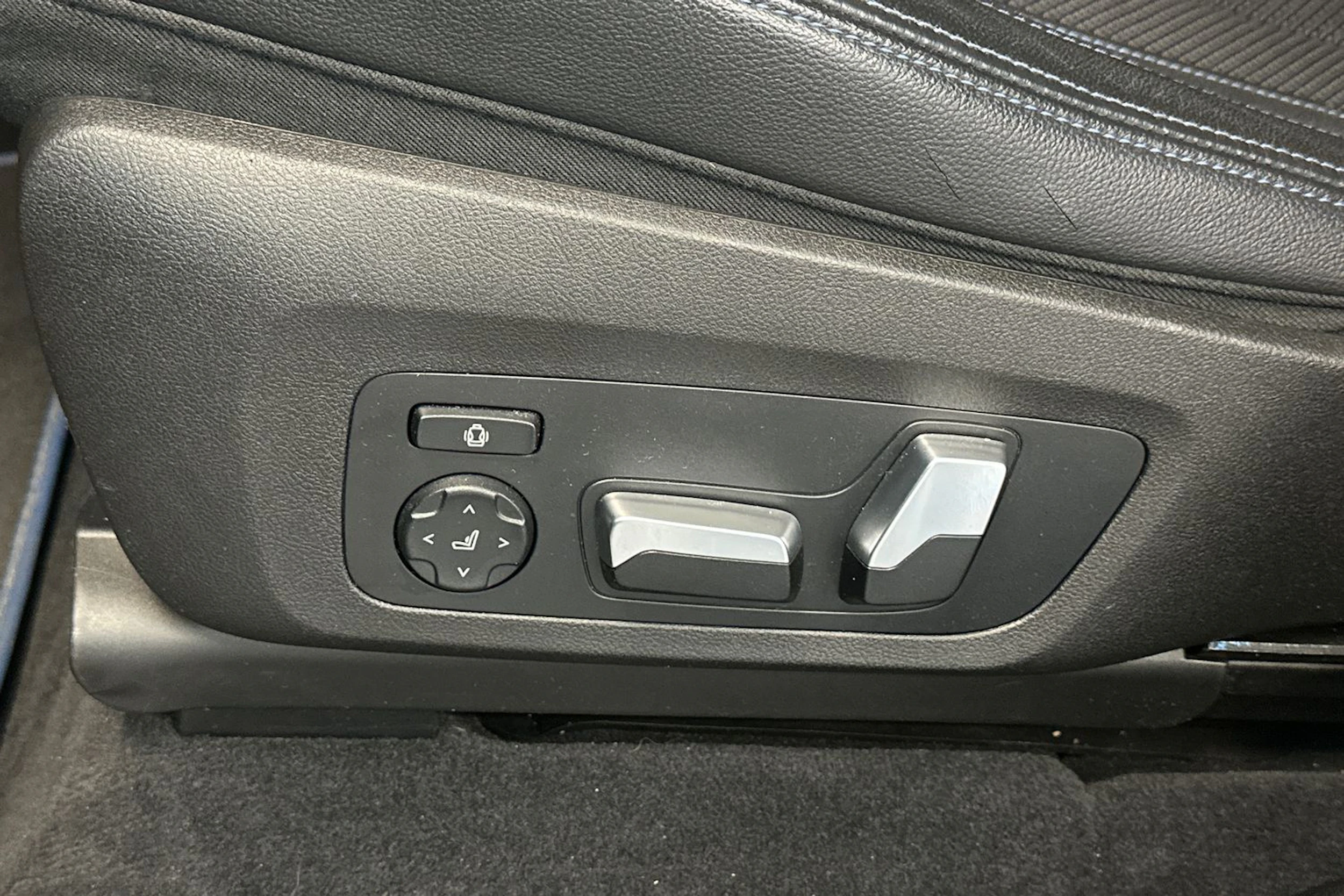 harmaa BMW X3 2018 kuva 17.