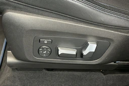 harmaa BMW X3 2018 kuva 17.