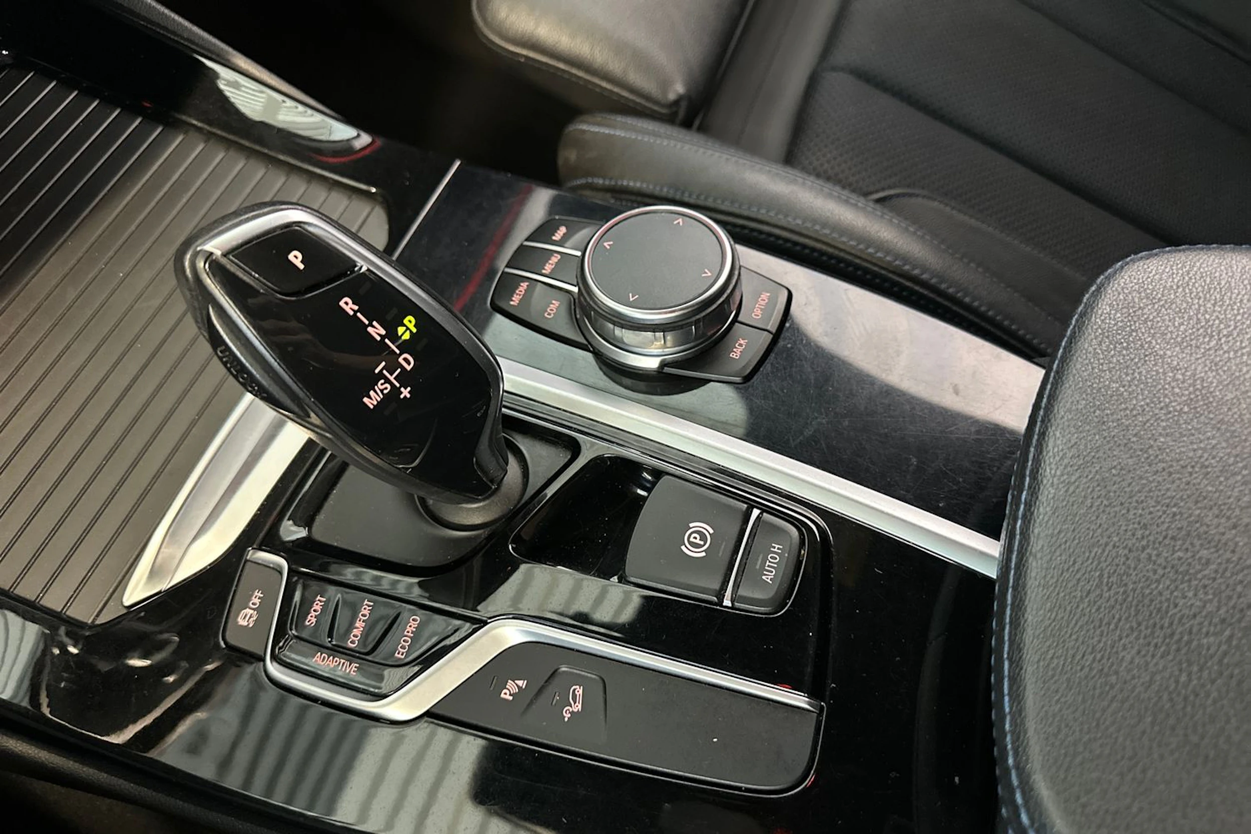harmaa BMW X3 2018 kuva 24.
