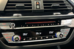 harmaa BMW X3 2018 kuva 25.