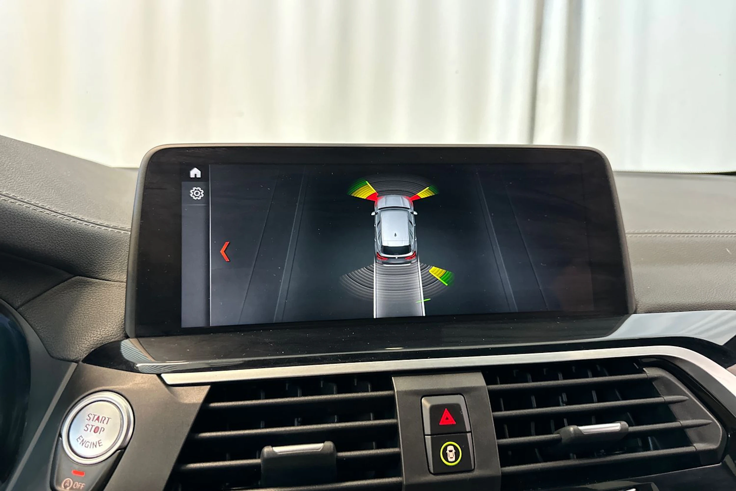 harmaa BMW X3 2018 kuva 29.
