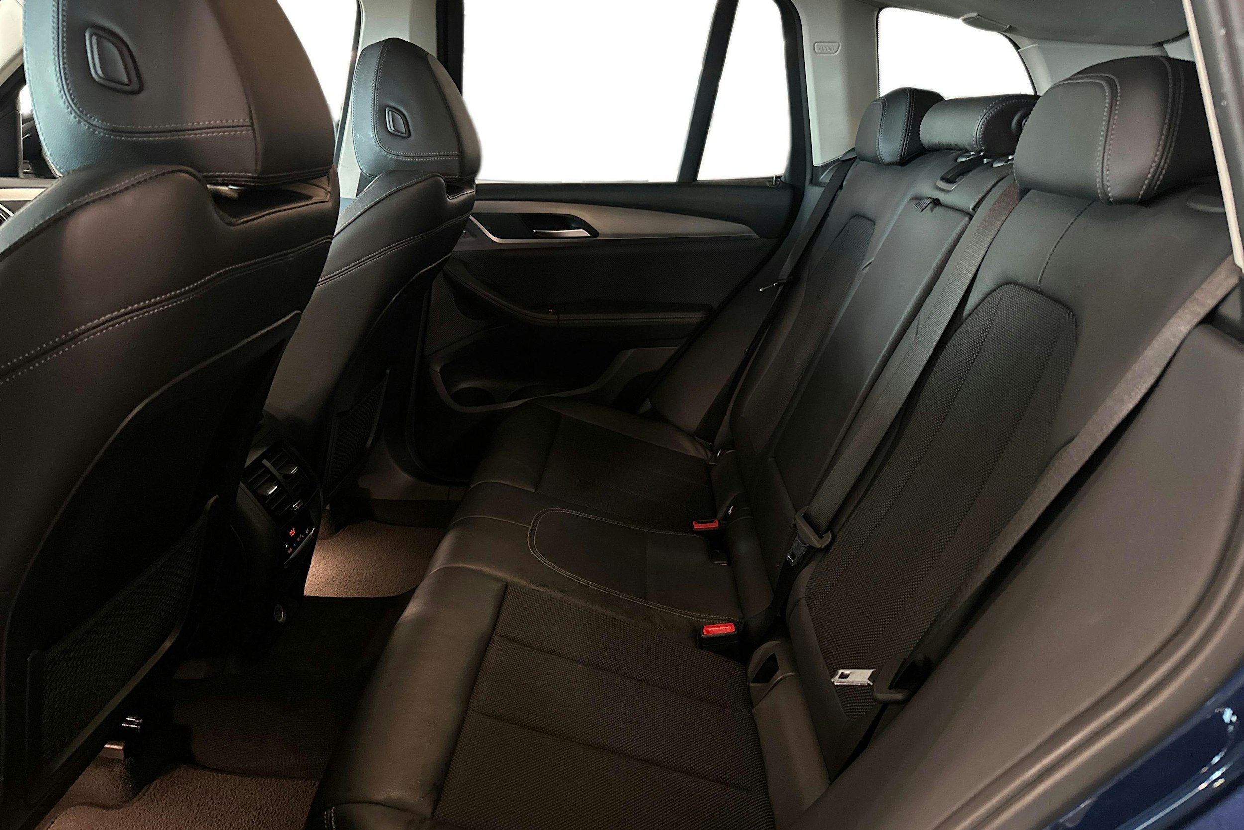 sininen BMW X3 2018 kuva 10.