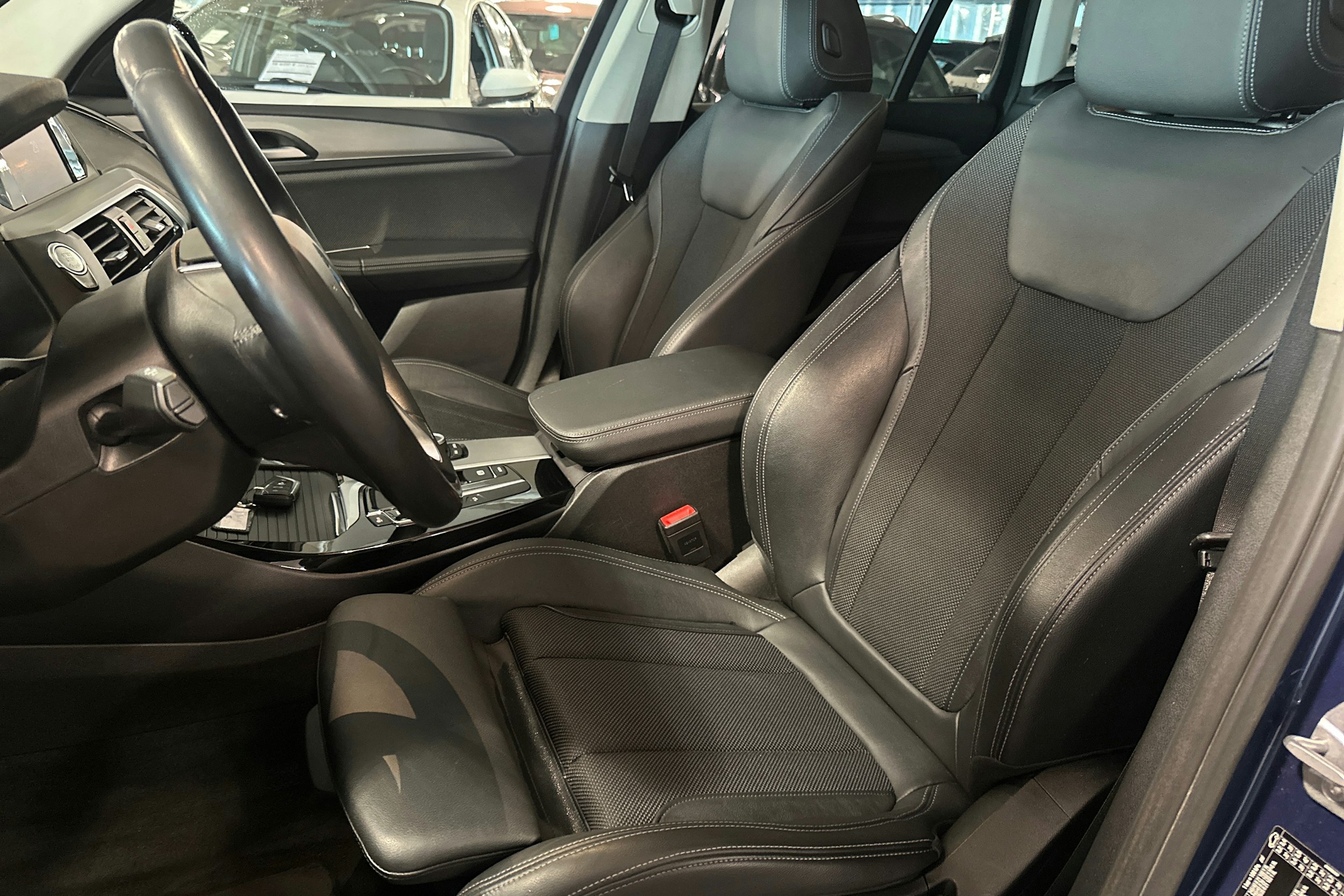 sininen BMW X3 2018 kuva 15.