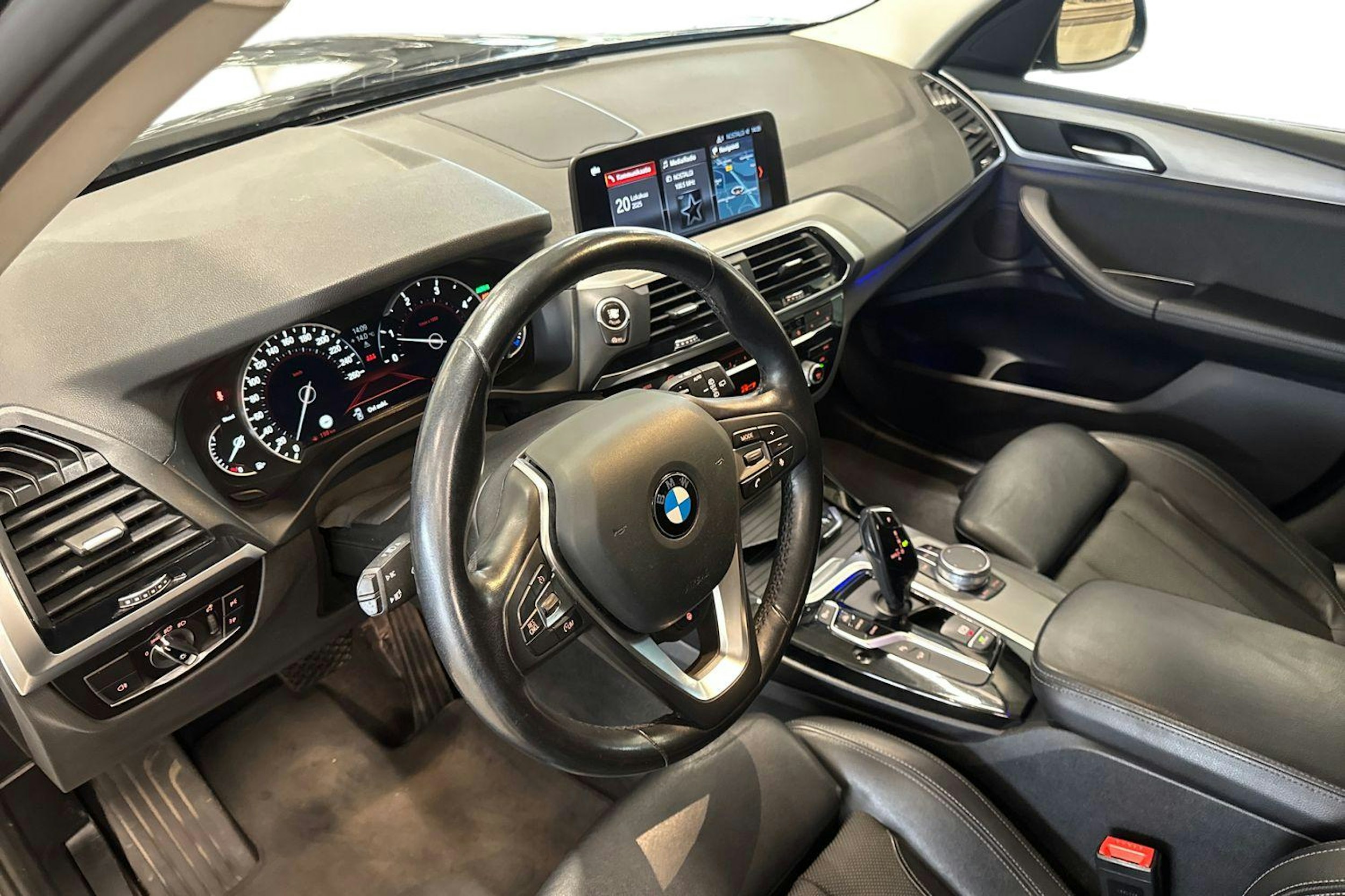 musta BMW X3 2018 kuva 7.