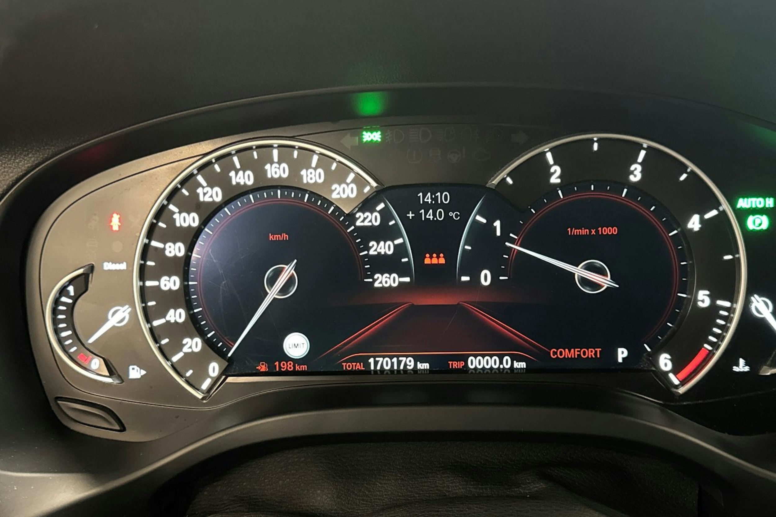 musta BMW X3 2018 kuva 14.