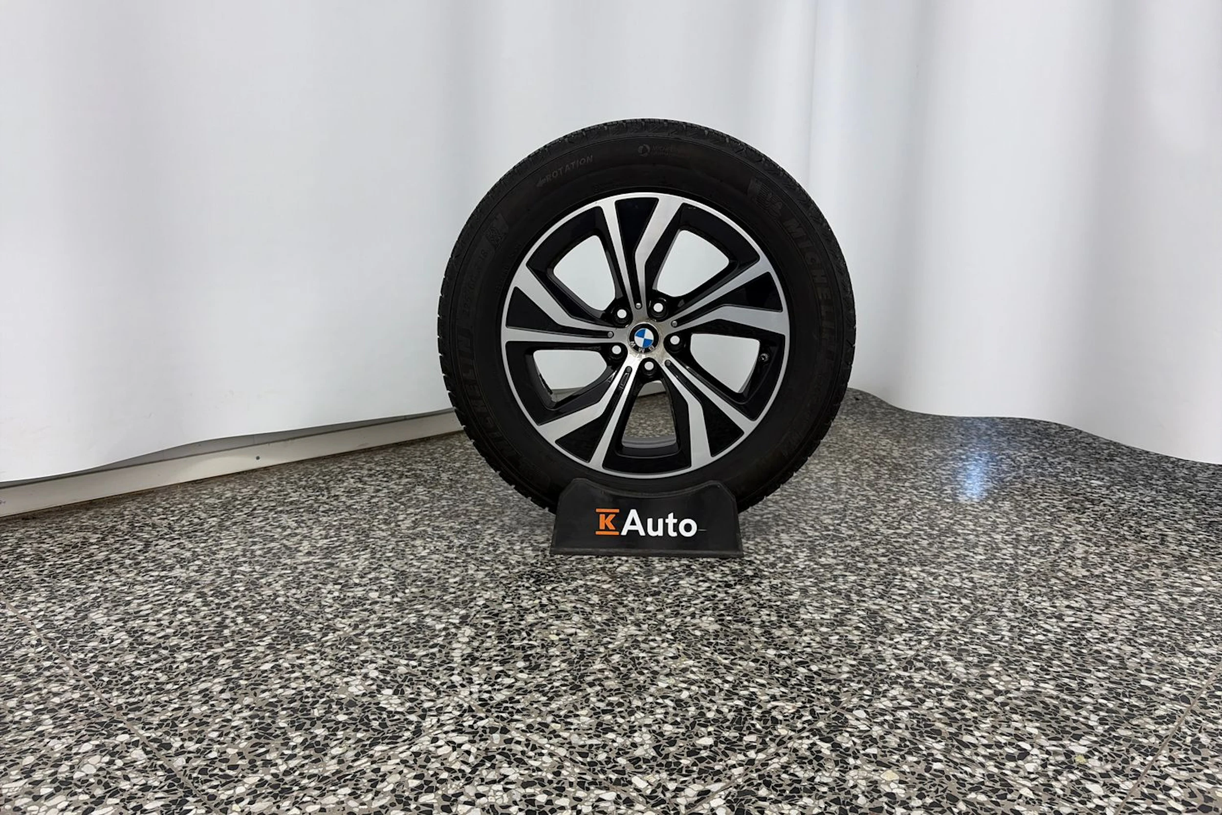 Valkoinen BMW X3 2018 kuva 10.
