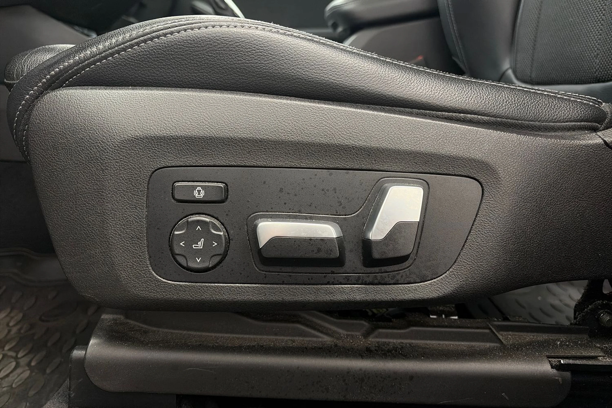 Valkoinen BMW X3 2018 kuva 14.