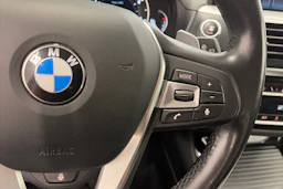 Valkoinen BMW X3 2018 kuva 19.