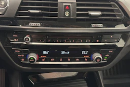 Valkoinen BMW X3 2018 kuva 25.