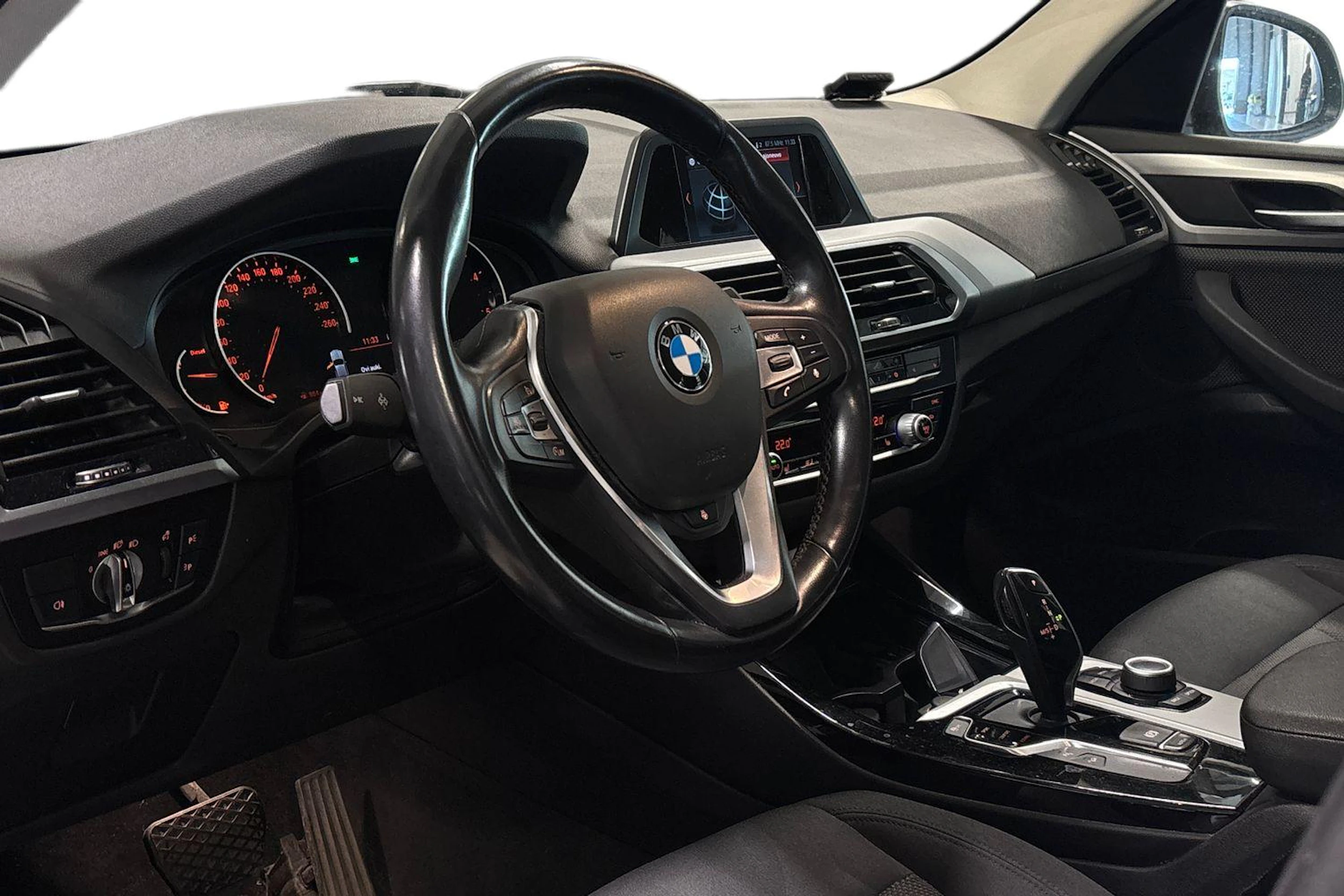 valkoinen BMW X3 2018 kuva 3.