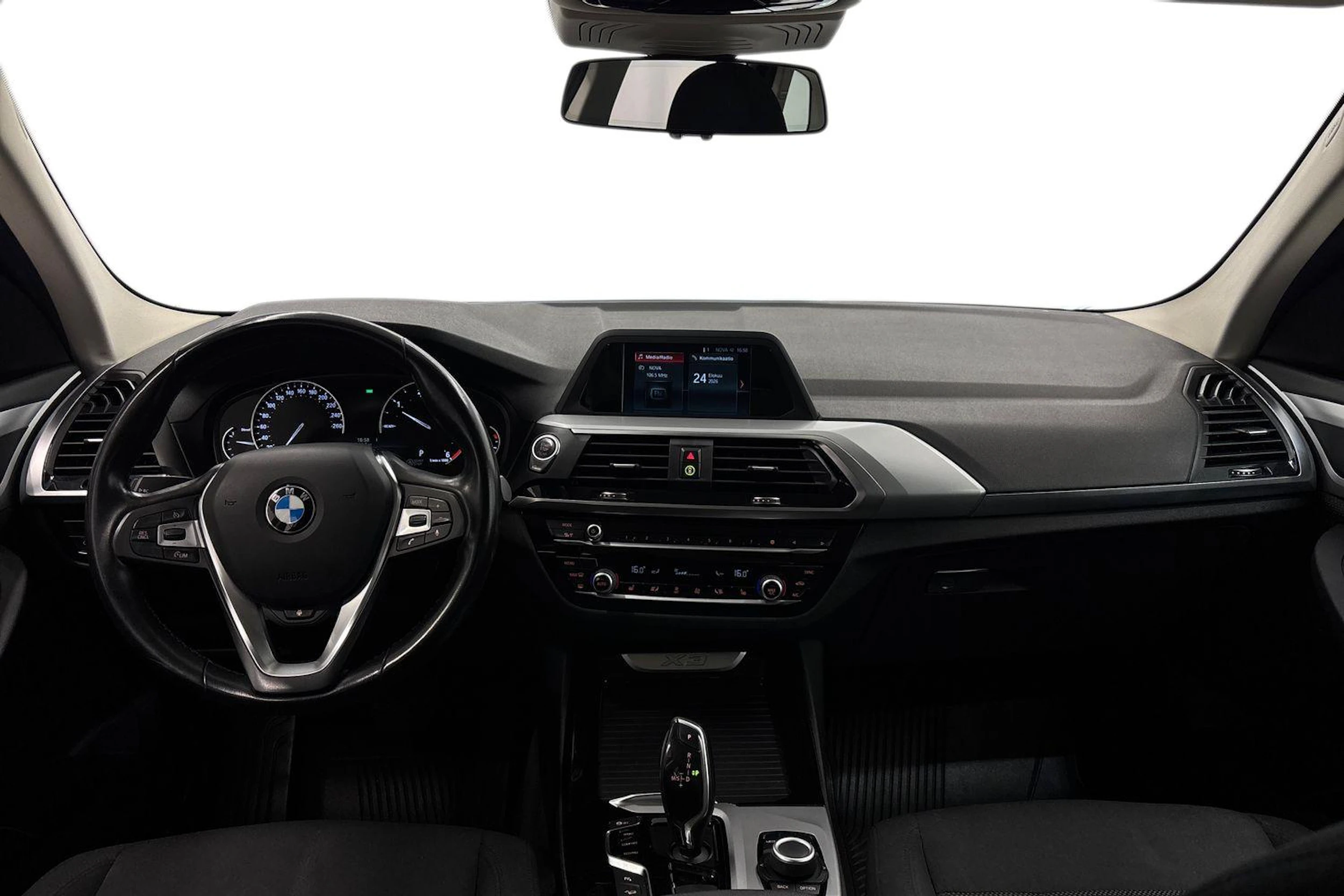 valkoinen BMW X3 2018 kuva 7.