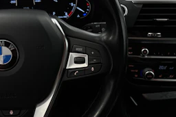 valkoinen BMW X3 2018 kuva 14.