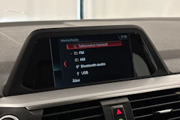valkoinen BMW X3 2018 kuva 17.