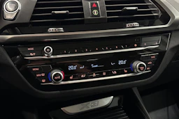 valkoinen BMW X3 2018 kuva 18.