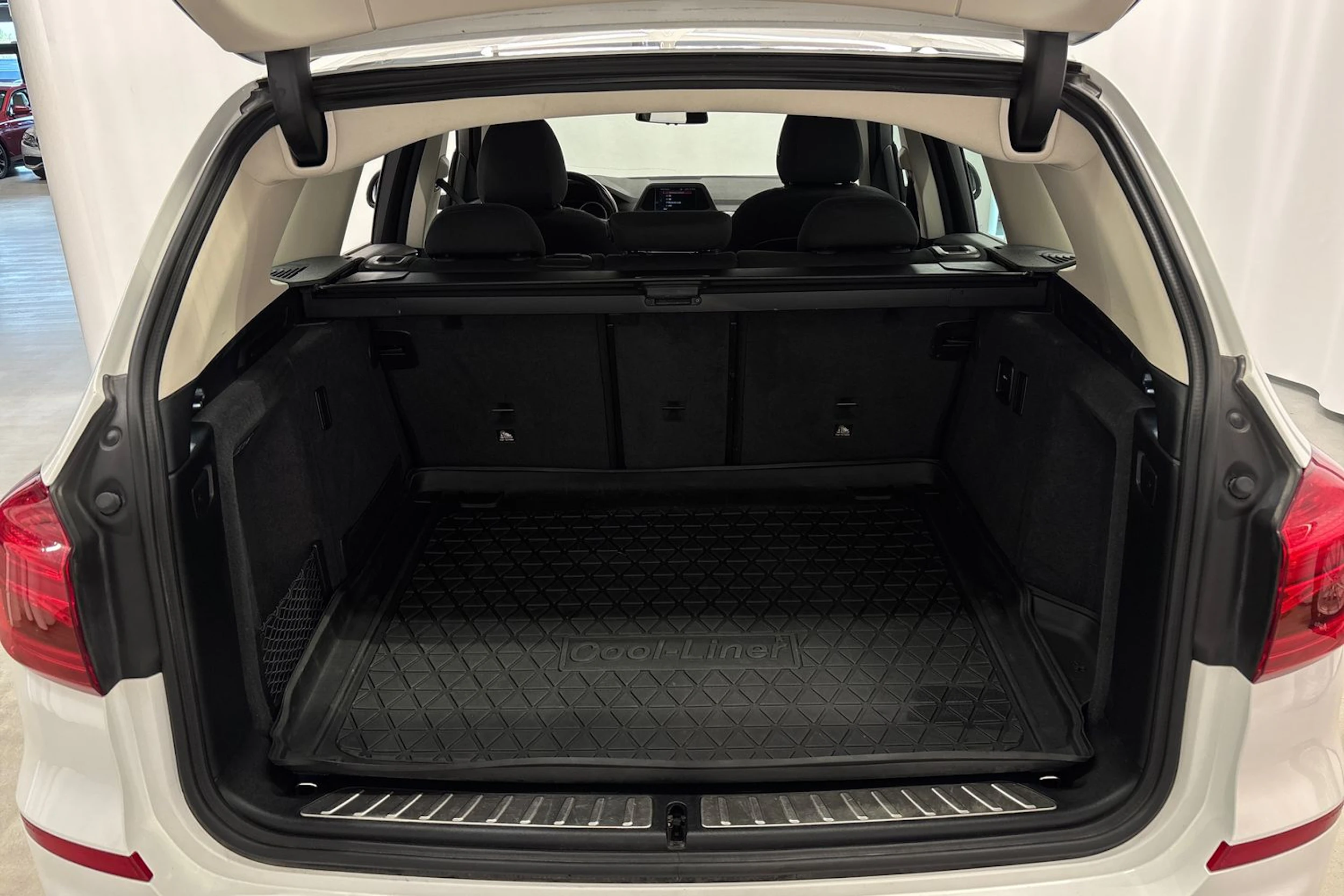 valkoinen BMW X3 2018 kuva 20.