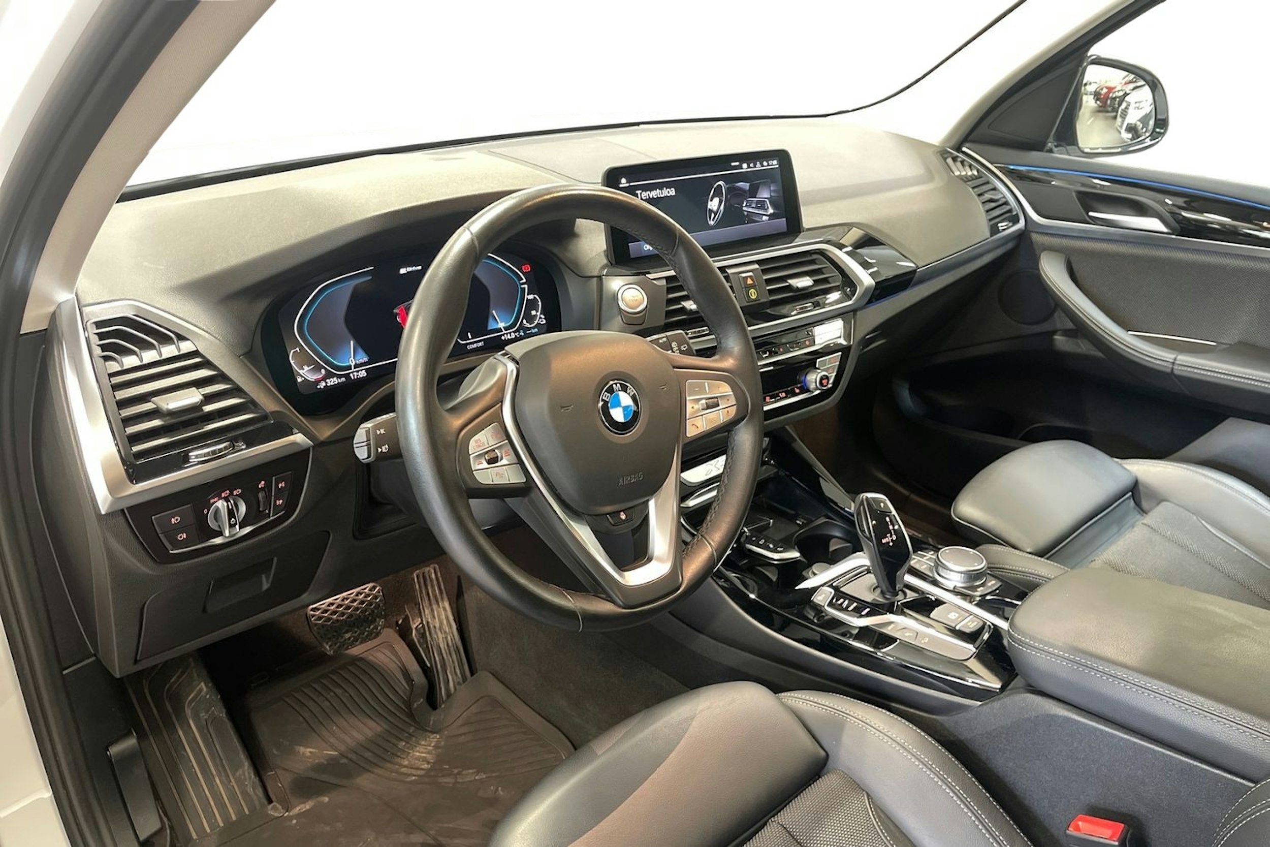 valkoinen BMW X3 2020 kuva 7.