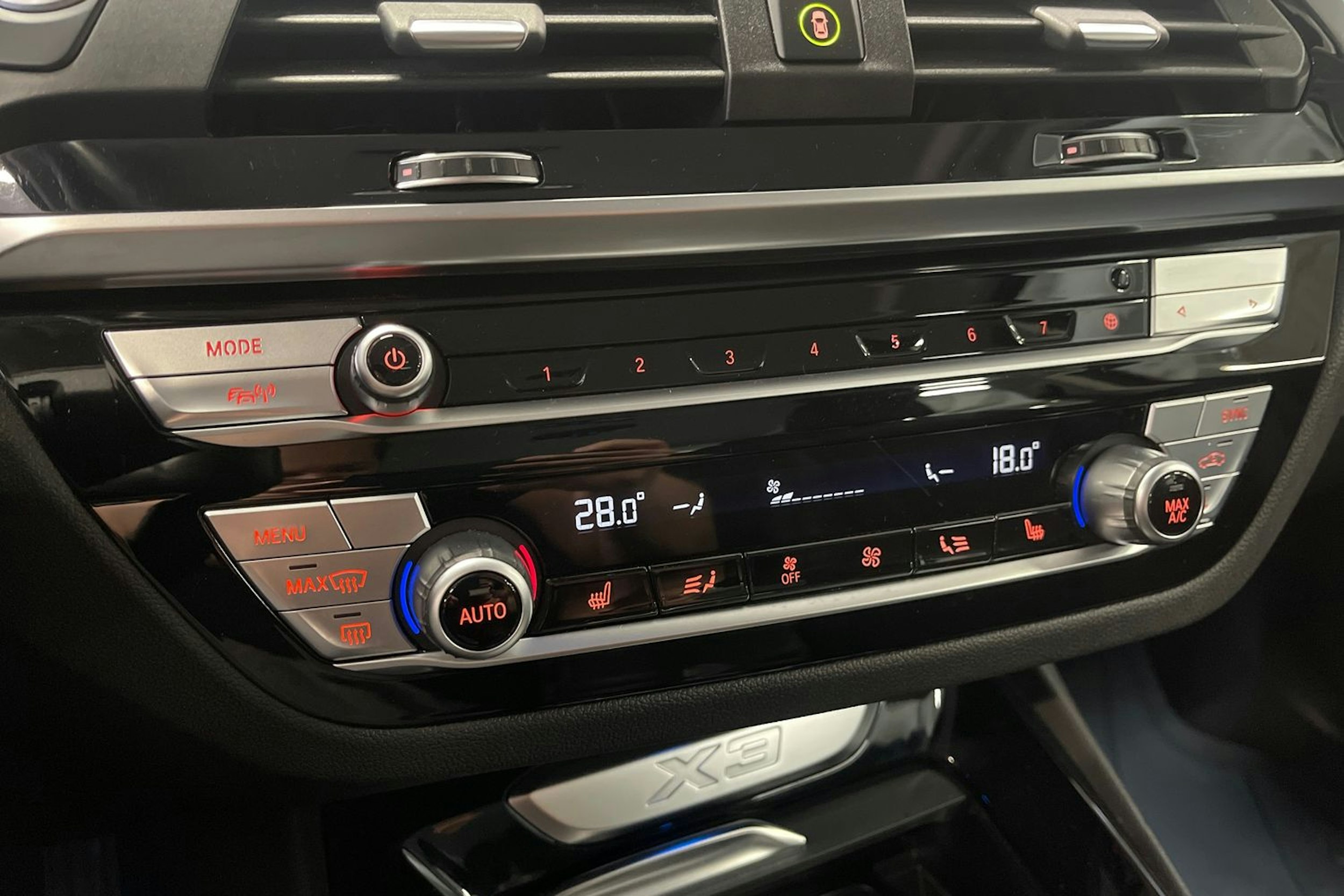 valkoinen BMW X3 2020 kuva 21.