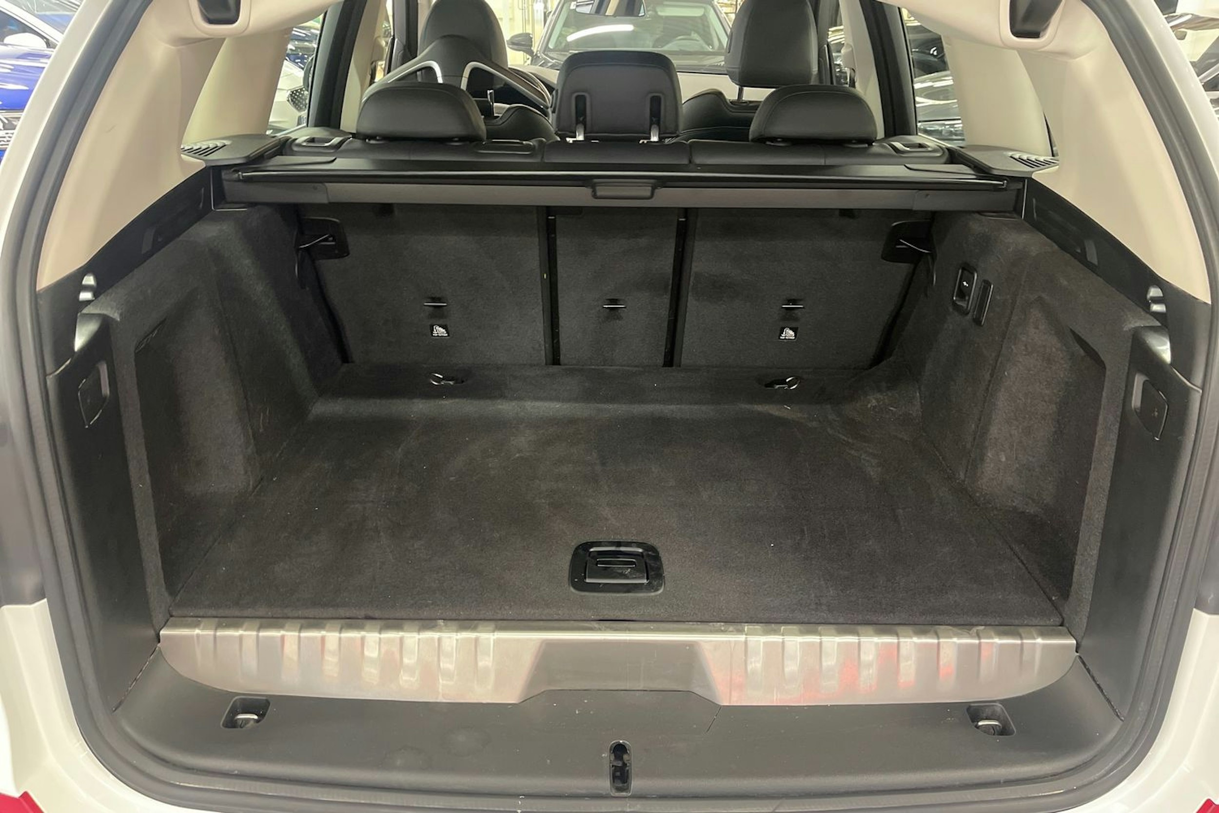 valkoinen BMW X3 2020 kuva 23.