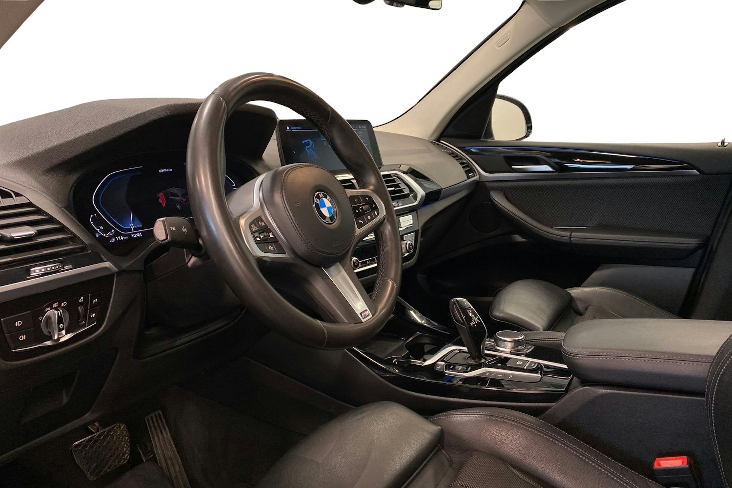 Musta BMW X3 2020 kuva 7.