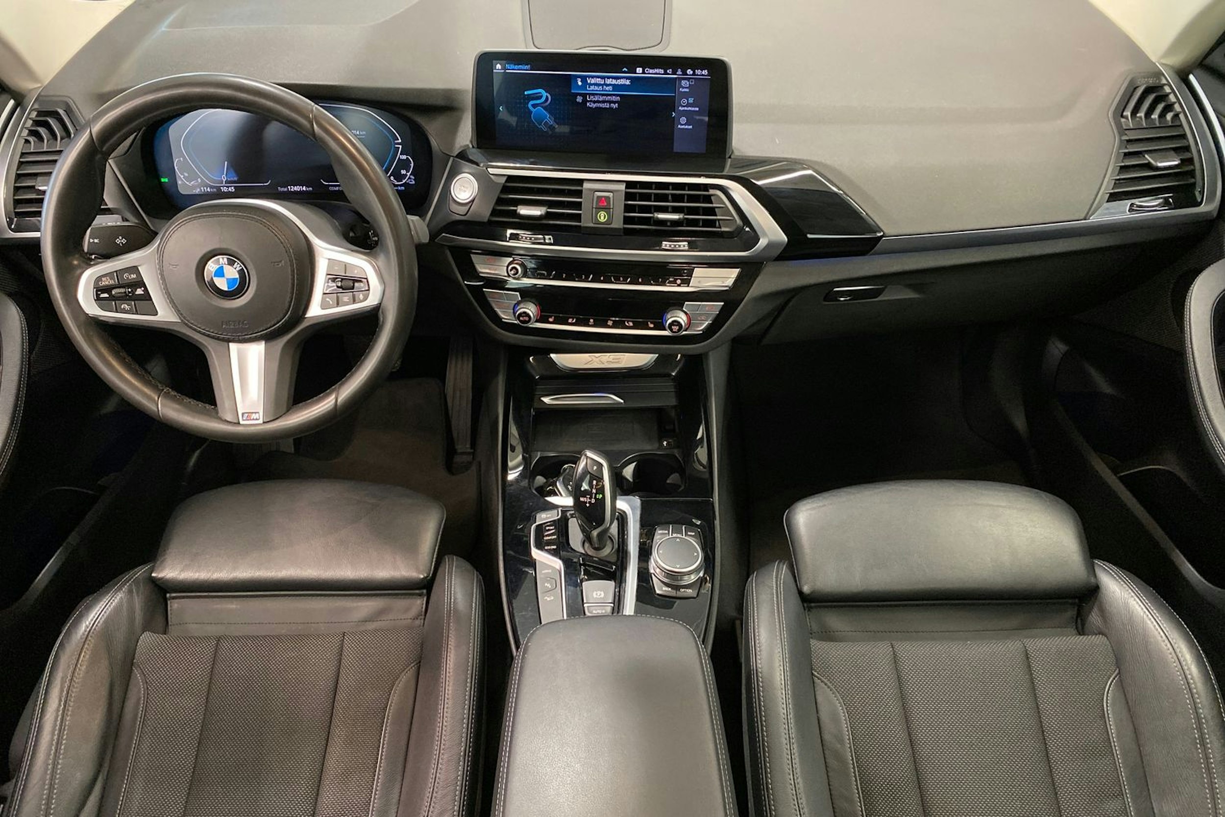 Musta BMW X3 2020 kuva 9.